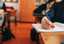 STE-CLM asegura que formar parte de los tribunales para oposiciones docentes “no está pagado”