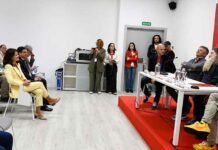 Valverde asiste a un homenaje a Raúl Pérez, «El Mago del Vino», con la presentación de su documental premiado