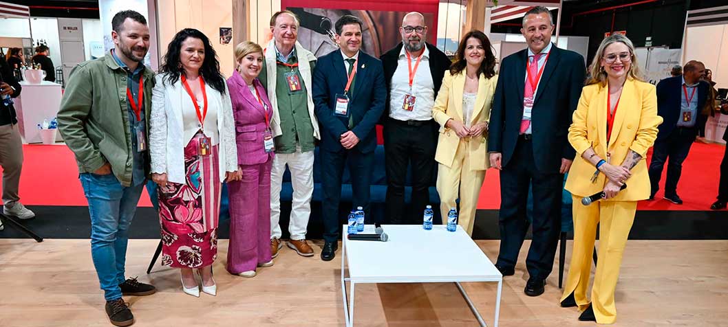 El vino, la cocina y el reto de reconquistar al comensal joven, a debate en el stand de la Diputación de Ciudad Real en FENAVIN
