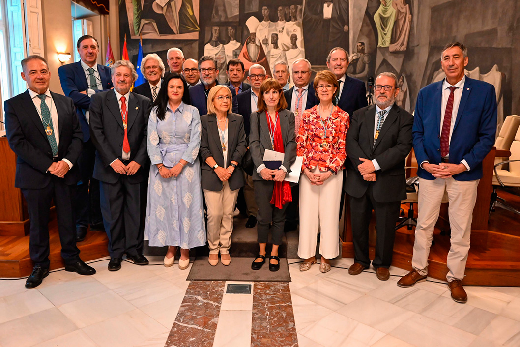 Zarco destaca de Pilar Molina, nueva consejera del Instituto de Estudios Manchegos, su esfuerzo por divulgar la historia de la provincia