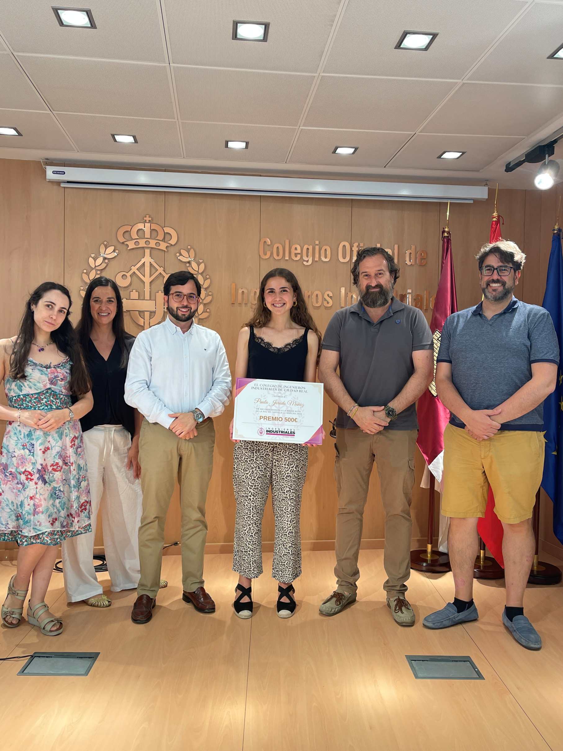 COIIM Ciudad Real entrega una beca a Paula Jurado, mejor nota de la PAU en Castilla-La Mancha y futura Ingeniera Industrial