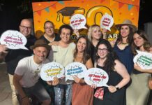 El CEIP Santa Bárbara de Villacañas celebró anoche una gran verbena en la glorieta del Prado como parte de su 50 aniversario