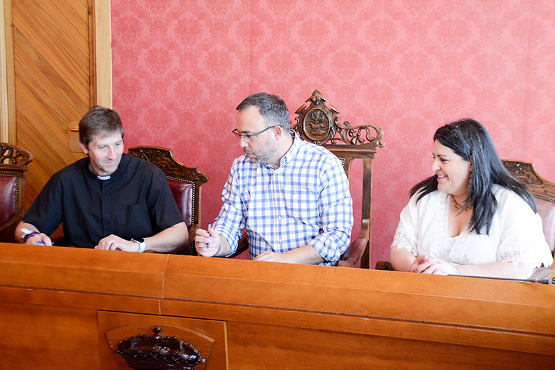 El 450 Aniversario de la parroquia de la Asunción coge fuerza con la firma de un convenio de colaboración