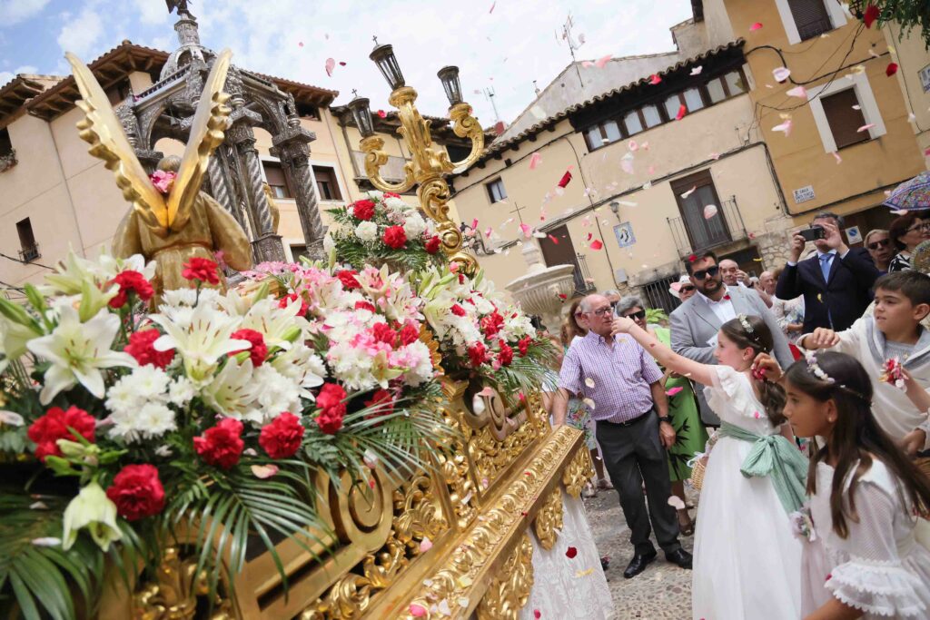 Tradición y fiesta se dan la mano en el Corpus Christi de Pastrana