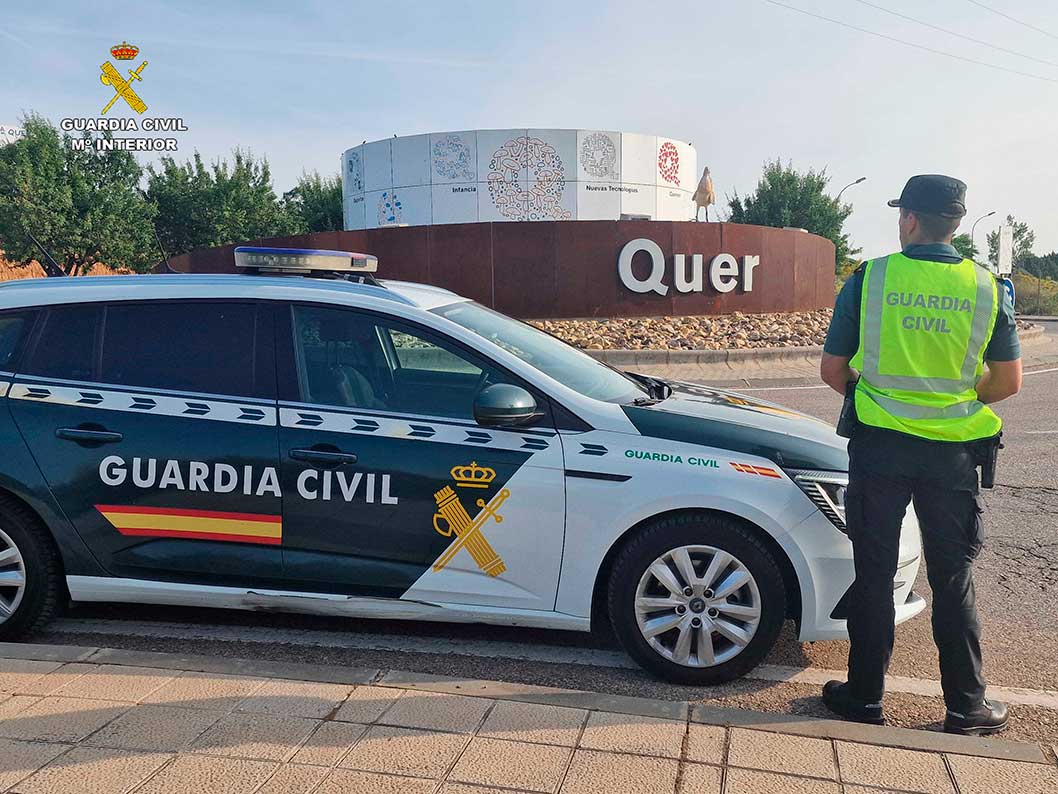 Detenidas cinco personas cuando se disponían a robar la mercancía de un camión en Quer