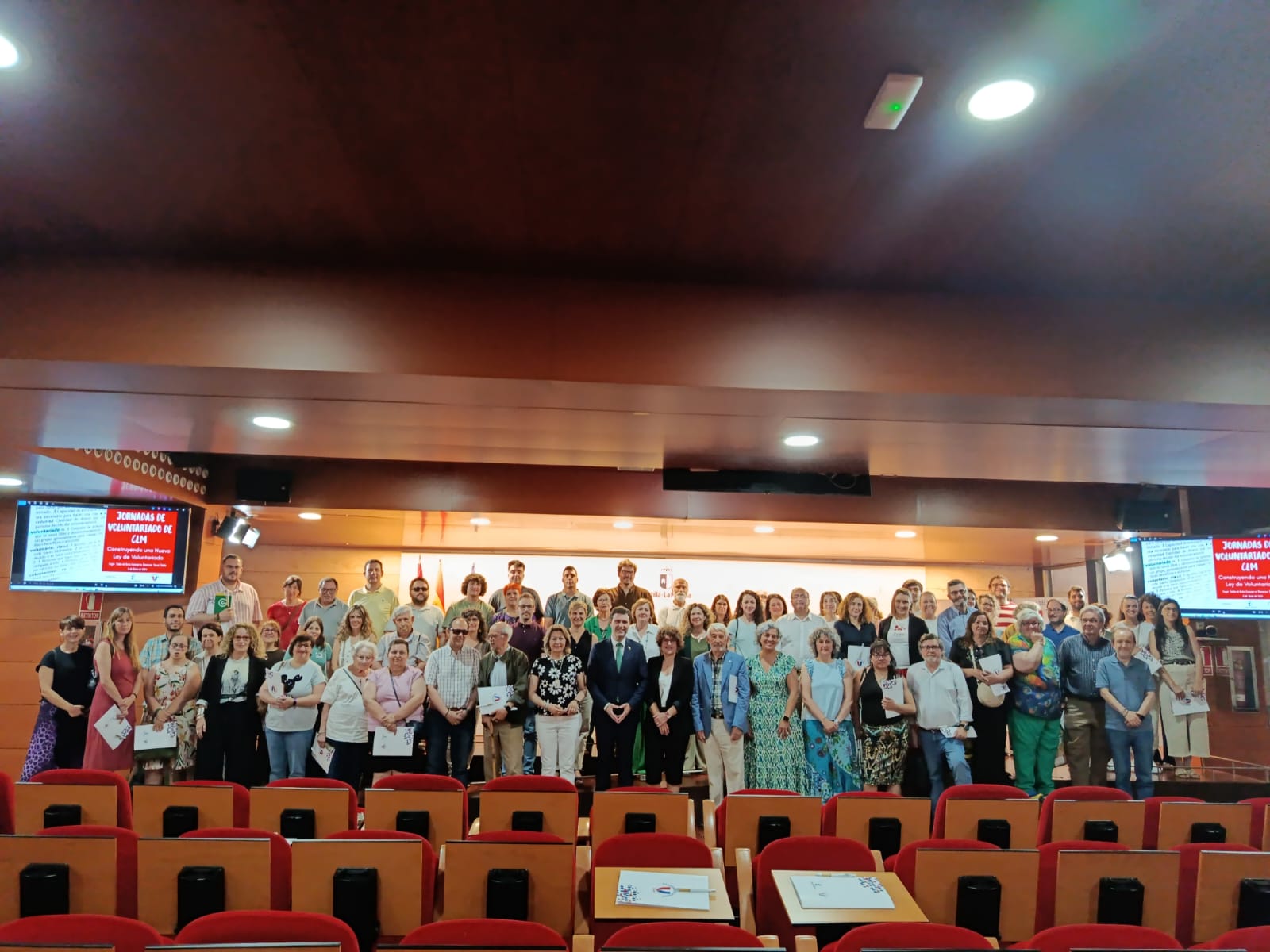 Las entidades de voluntariado de la región colaboran y participan en su futura ley autonómica