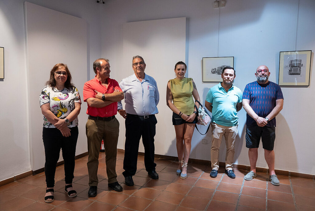 exposicion dos camioneros