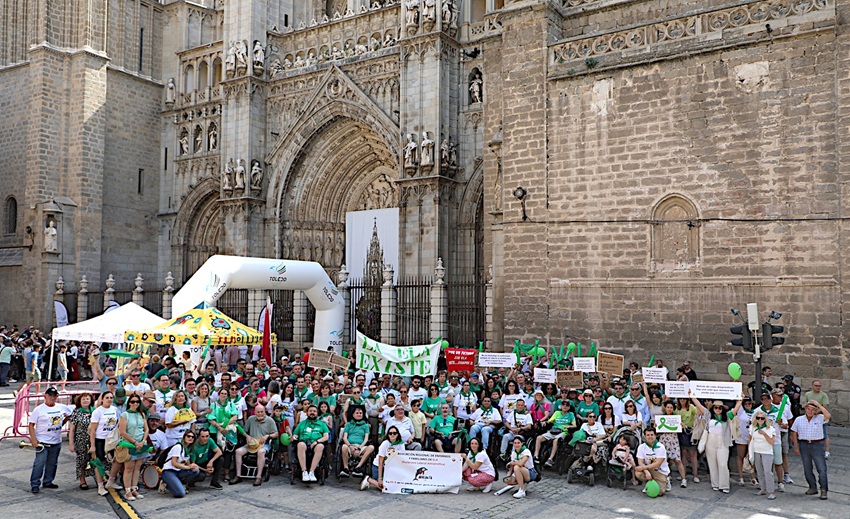 Fundación Eurocaja Rural se une a la Marcha Solidaria contra la ELA en Toledo