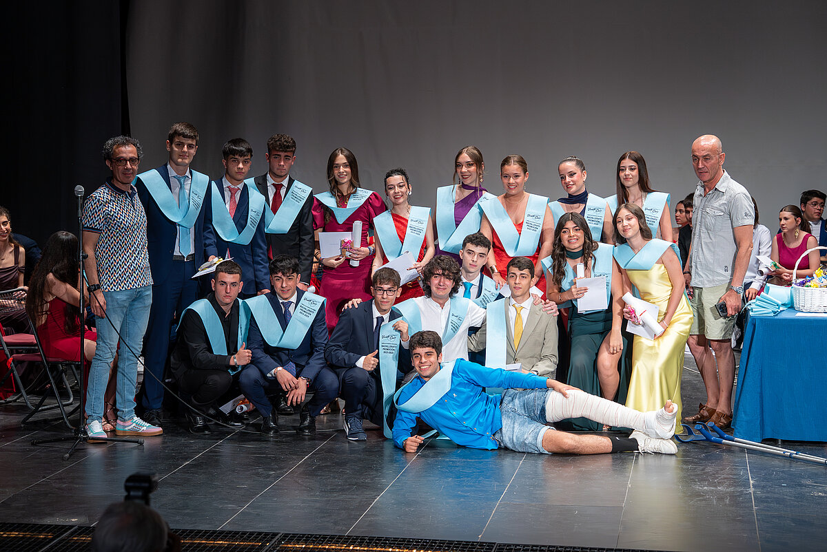 Argamasilla de Alba celebra la graduación del IES Vicente Cano: 