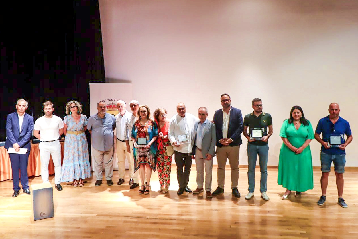 Homenaje a la esencia y tradición de Tomelloso durante la entrega de los Tomelloseros del Año