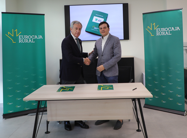 Eurocaja Rural respalda al tejido empresarial farmacéutico de la Comunidad Valenciana