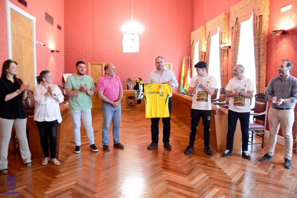 merecida recepcion juvenil tomelloso 2