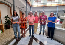 Los ganadores de la campaña ‘Miles de motivos…’ empiezan sus compras en el comercio de Valdepeñas