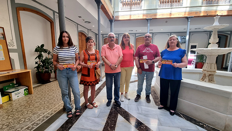 Los ganadores de la campaña ‘Miles de motivos…’ empiezan sus compras en el comercio de Valdepeñas