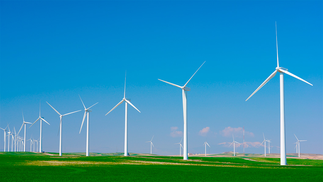 El MITECO concede casi 300 millones en ayudas para producir equipos y componentes de tecnologíasrenovablesenEspaña