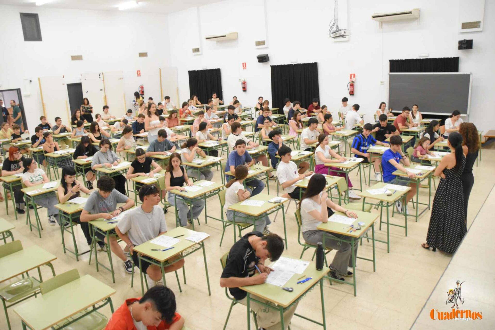 La PAU arranca con total normalidad en el Eladio Cabañero y 261 alumnos esperan conseguir superarla con una gran nota