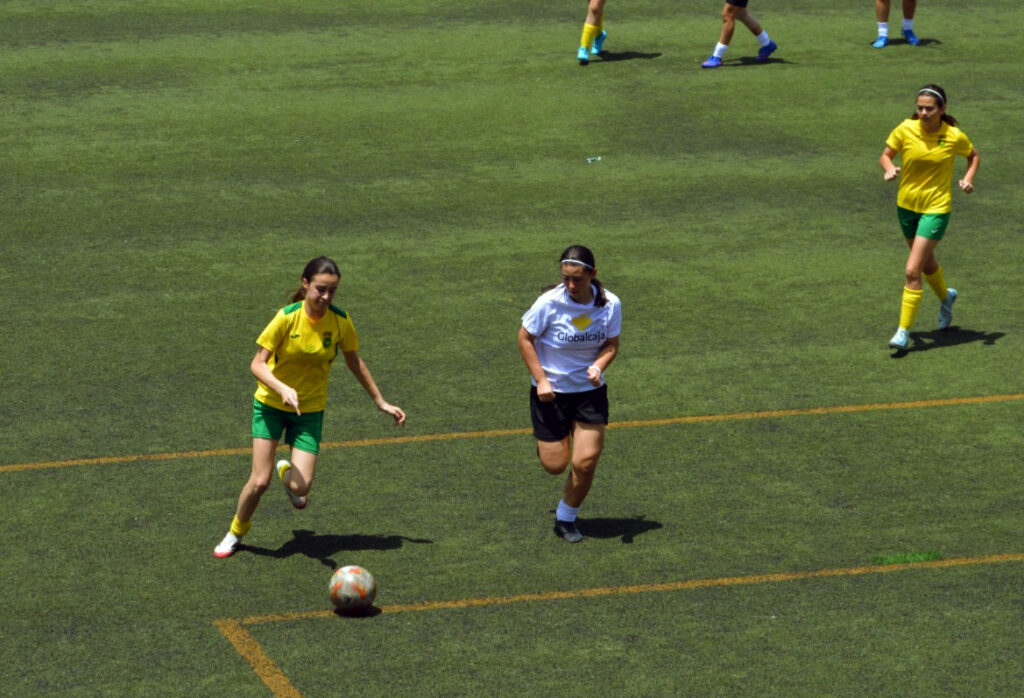 tomelloso se lleva tornedo atletico valdepenas 11