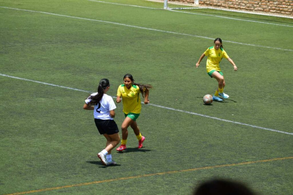 tomelloso se lleva tornedo atletico valdepenas 12