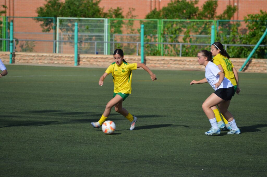 tomelloso se lleva tornedo atletico valdepenas 13