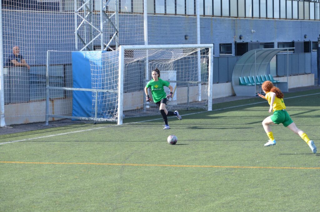 tomelloso se lleva tornedo atletico valdepenas 17