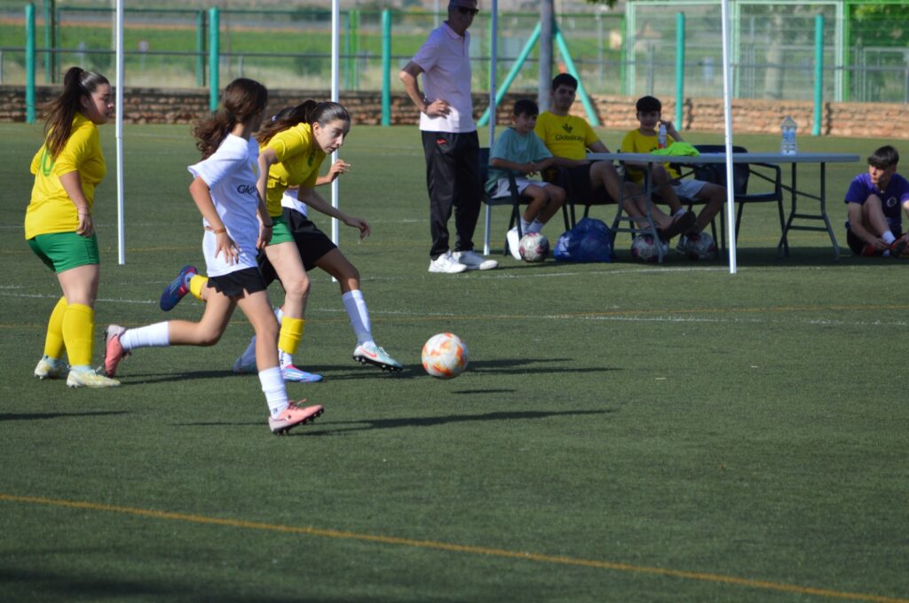 tomelloso se lleva tornedo atletico valdepenas 18
