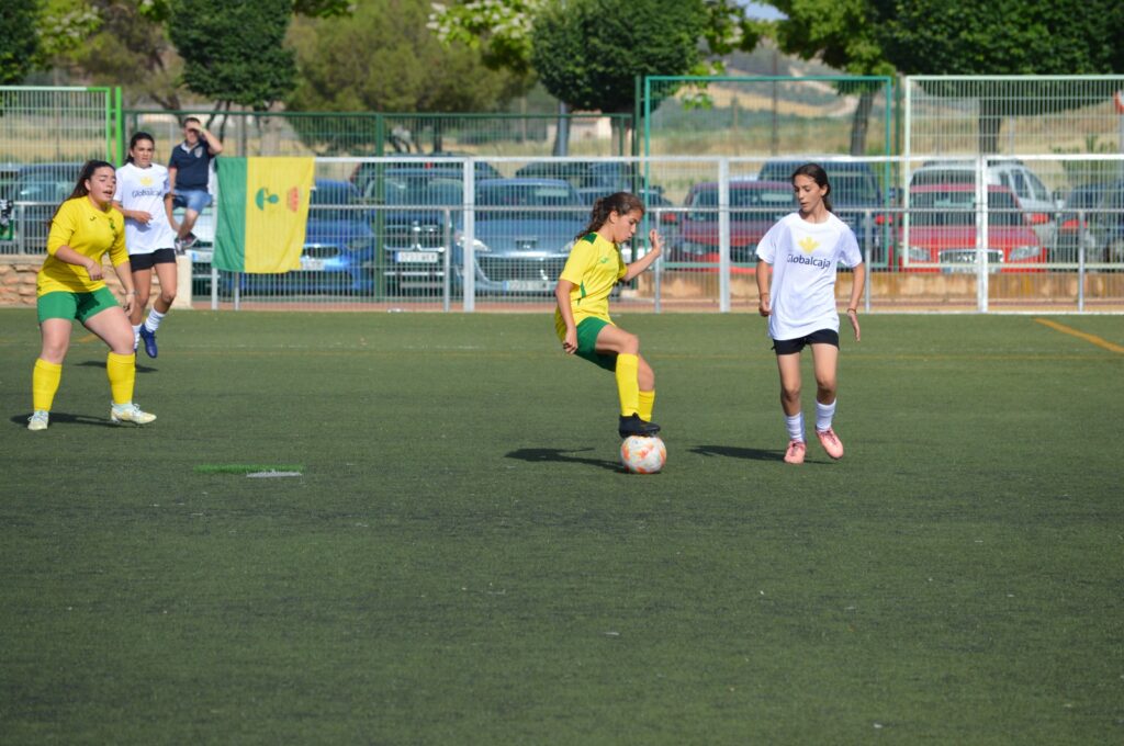tomelloso se lleva tornedo atletico valdepenas 19