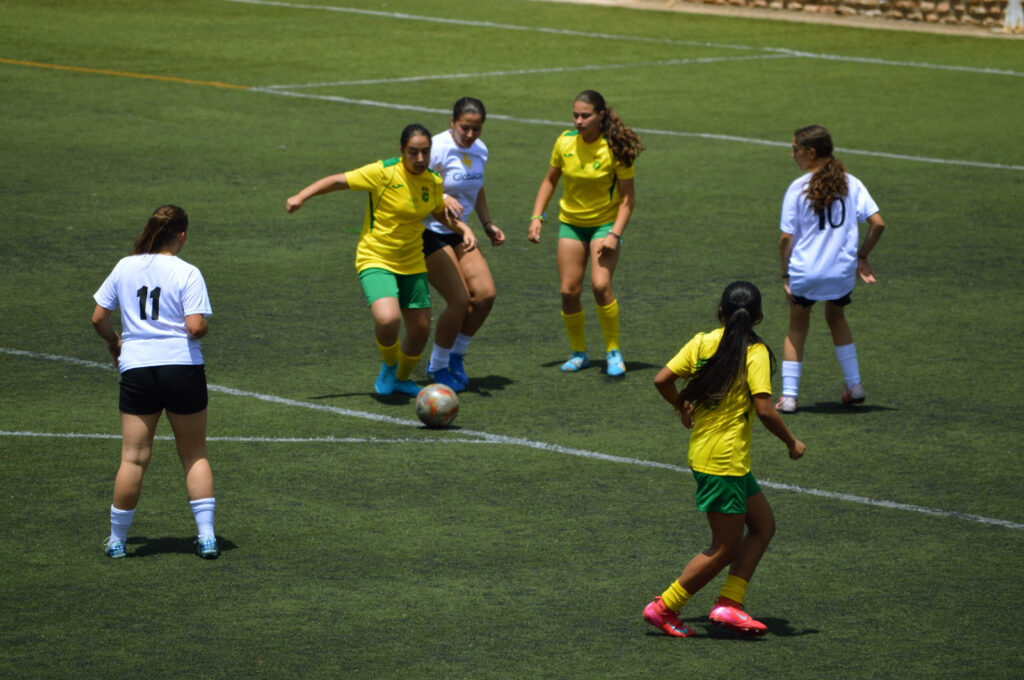 tomelloso se lleva tornedo atletico valdepenas 20