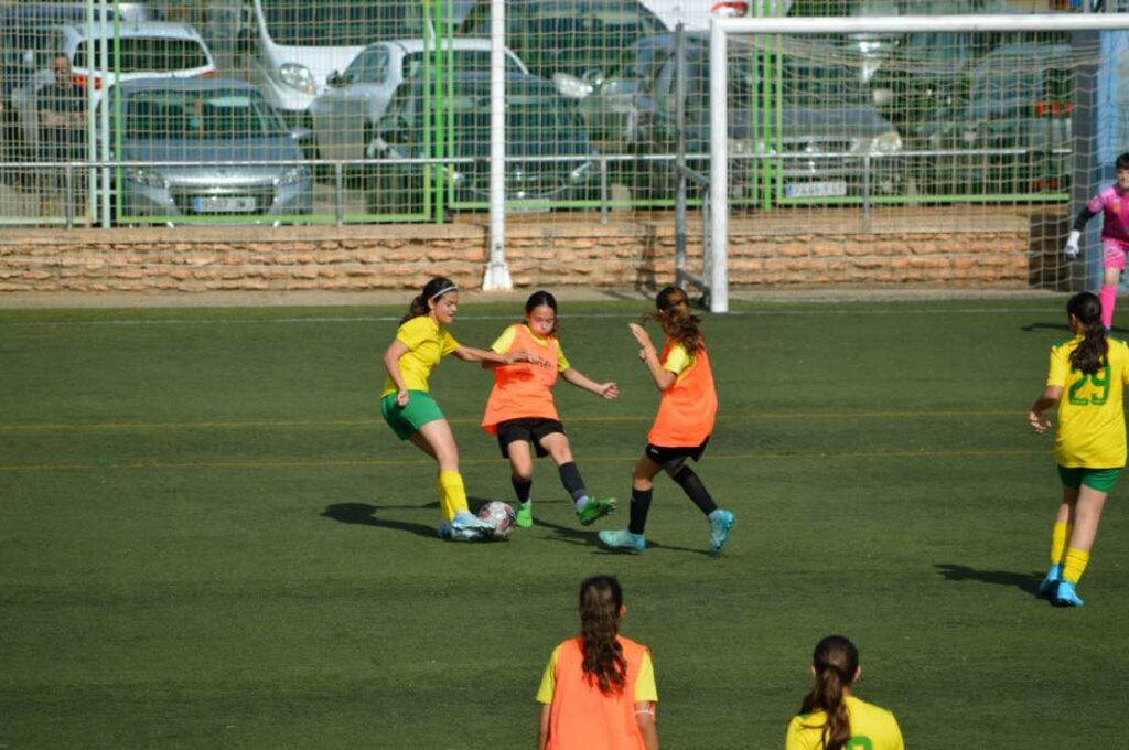 tomelloso se lleva tornedo atletico valdepenas 5