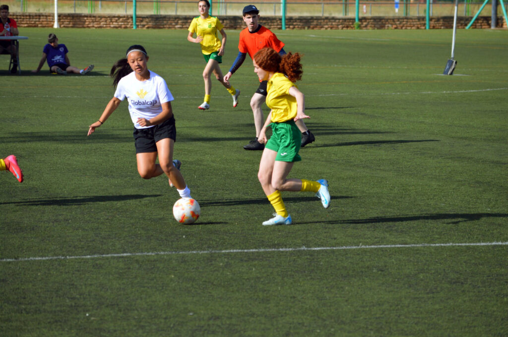 tomelloso se lleva tornedo atletico valdepenas 7