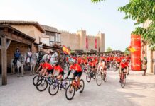 La vuelta llega a Puy du Fou de la manera más histórica