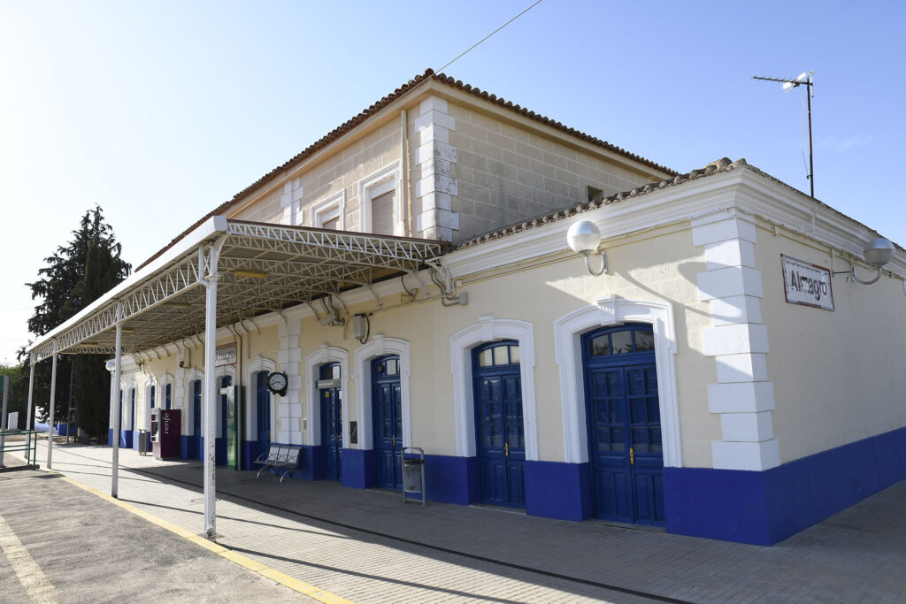 adif renueva estacion almagro