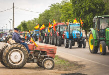 “Desfile en tu honor”, de Agustín Ferrín, obra ganadora del primer Premio a la mejor fotografía de San Isidro 2025