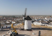 El Ayuntamiento de Campo de Criptana inmerso en las labores de mantenimiento del conjunto molinero de la ciudad
