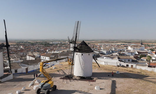 El Ayuntamiento de Campo de Criptana inmerso en las labores de mantenimiento del conjunto molinero de la ciudad