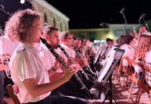 La Banda de Música de Villacañas emociona en su tradicional Concierto de Feria, en una noche en la que se homenajeó a Lorenzo Almendros