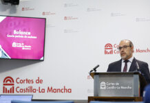 Bellido resalta la aprobación del Estatuto de Autonomía, en un ecuador de legislatura en el que la mitad de las leyes han salido “con consenso de PSOE y PP”