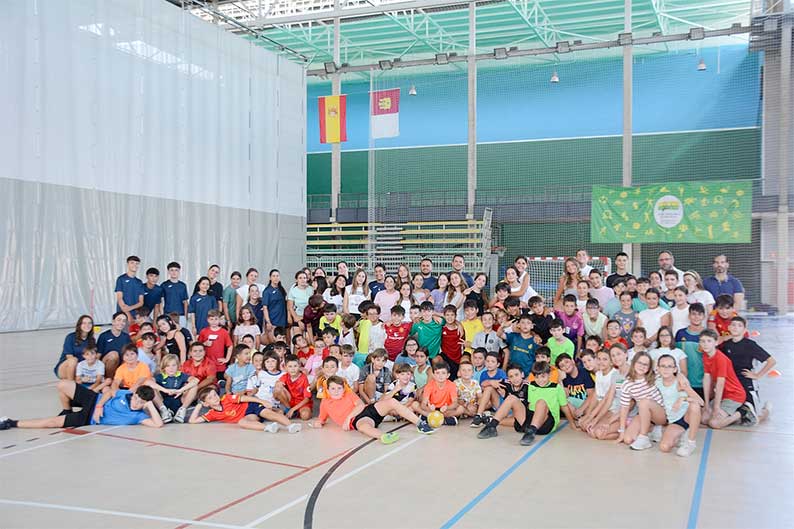 Gran aceptación del Campus de Fútbol y el Clínic Multideportivo que organiza el Club Deportivo Escuela de Fútbol de Tomelloso