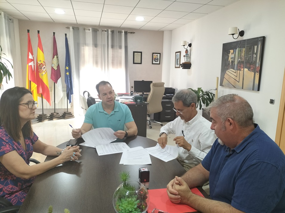 Reforzado el convenio anual con Cruz Roja para ampliar su apoyo logístico y asistencial en Herencia