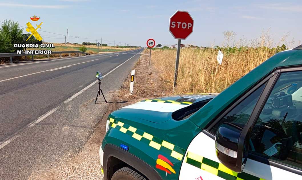 Investigado un conductor por un presunto autor de un delito contra la seguridad vial cuando circulaba a 222 km/h en una carretera convencional
