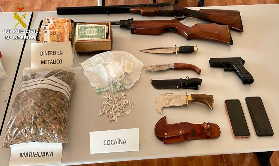 Detenidas tres personas por la Guardia Civil por tráfico de drogas en la comarca del Campo de Montiel