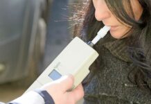 La DGT activa una nueva campaña de control de alcohol y drogas al volante entre el 14 y el 20 de julio