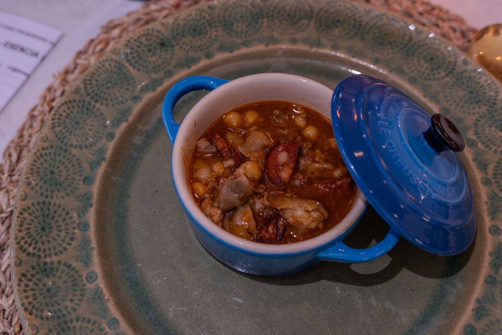 esencia by morales 21