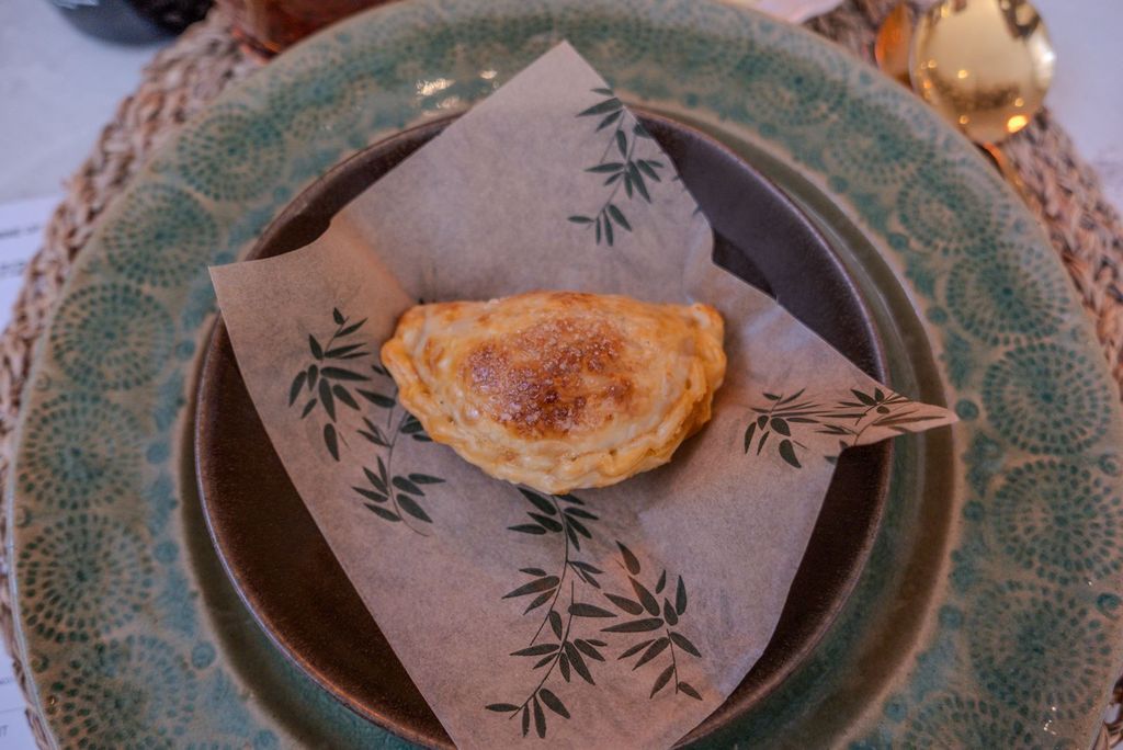 esencia by morales 8