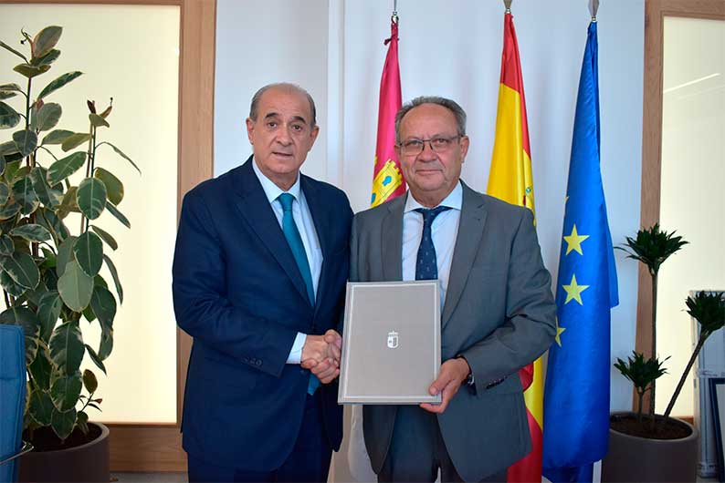 Junta y la Dirección General de la Policía promoverán la formación en prevención de riesgos laborales a la Policía Local de la región