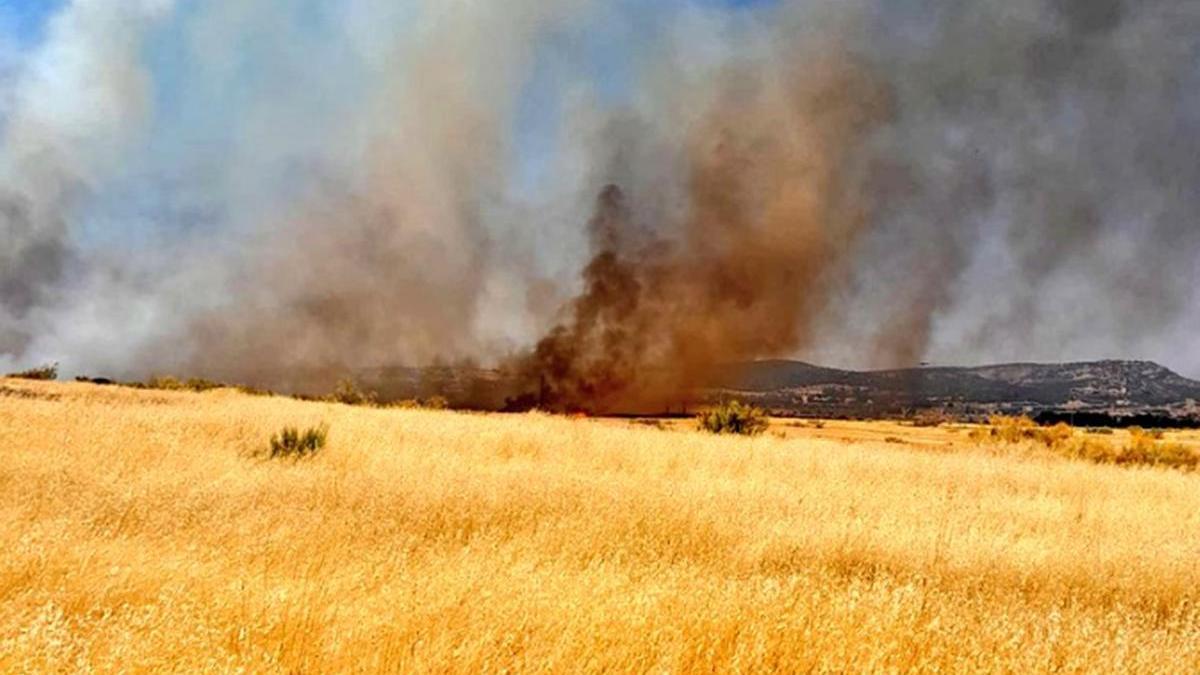 Un incendio en Brazatortas suspende el AVE entre Madrid y Andalucía