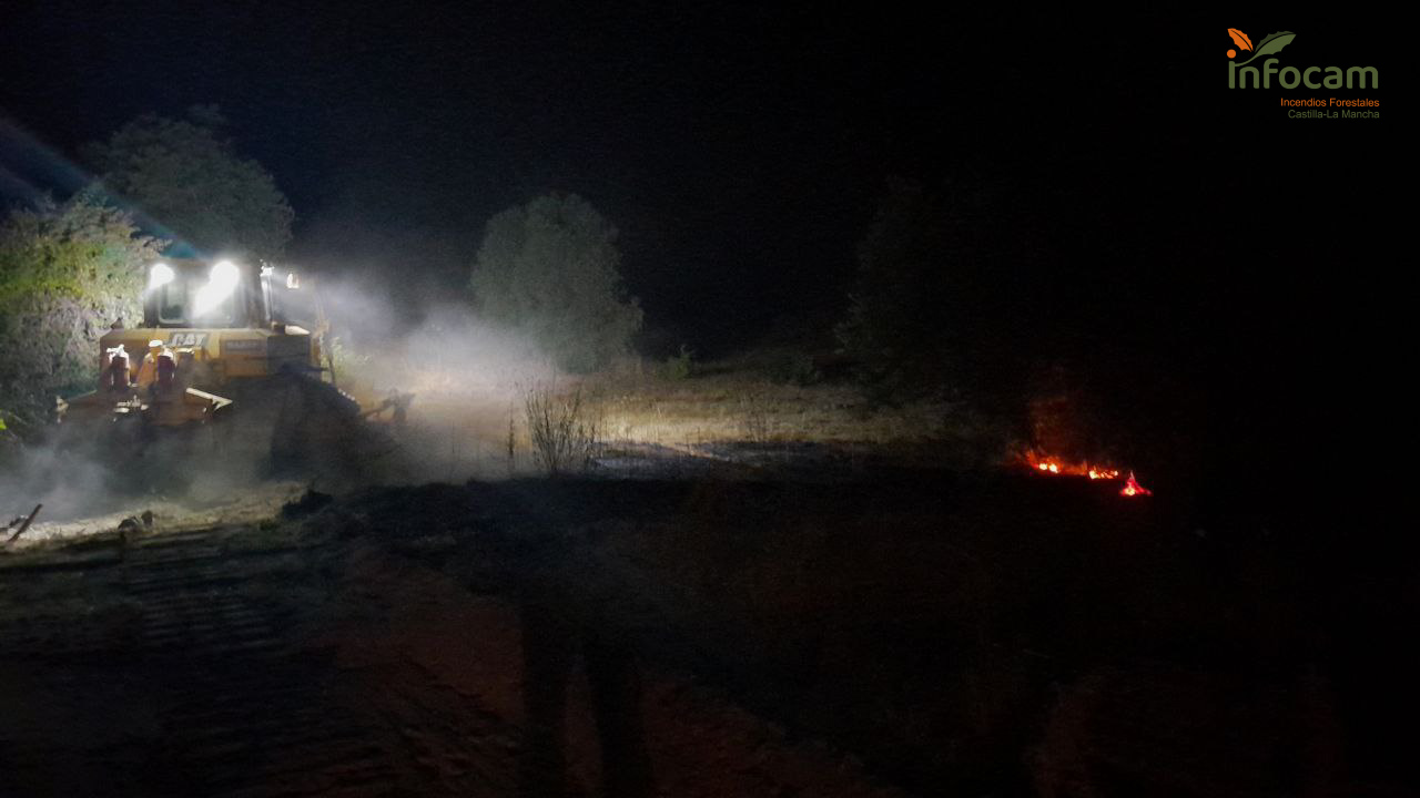 El incendio de Méntrida continúa en una fase de control y ya se extiende a más de 3.000 hectáreas