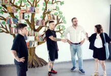 Javier Navarro visita el Centro de Juventud de Tomelloso y valora la programación de Verano 2025