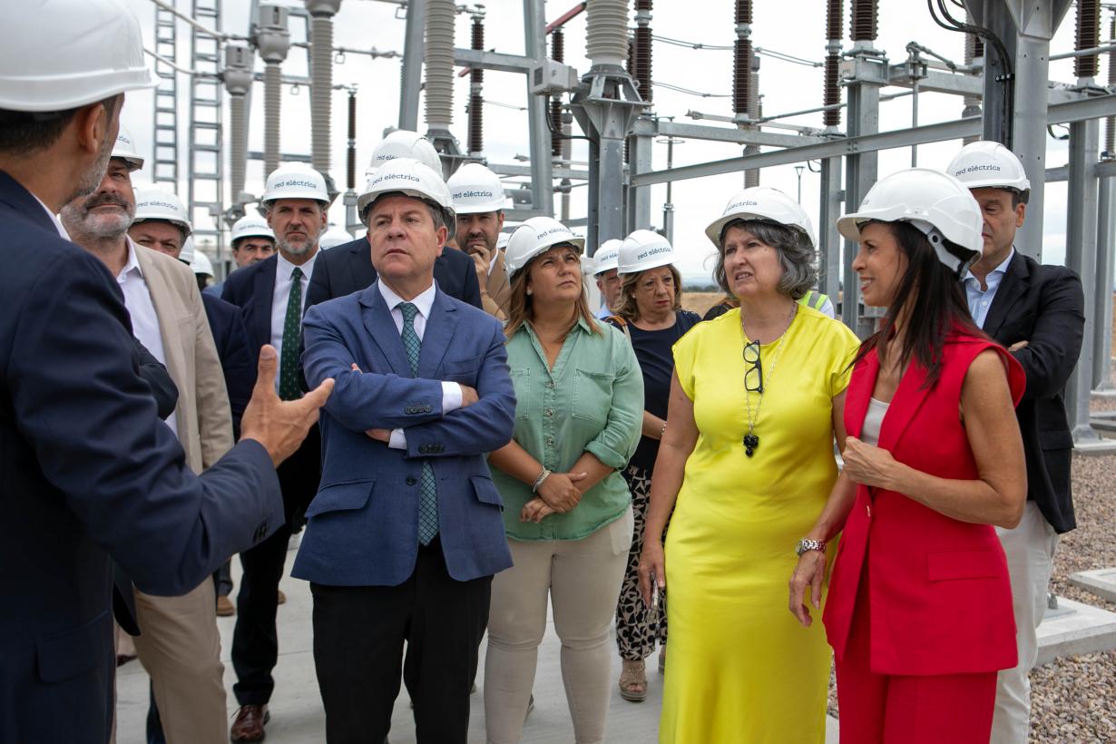García-Page urge a dar “un salto hacia adelante” en la infraestructura eléctrica estatal para evitar el “cuello de botella” en la instalación de empresas