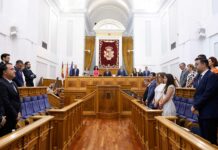 El Pleno de las Cortes de CLM comienza con un minuto de silencio por violencia machista