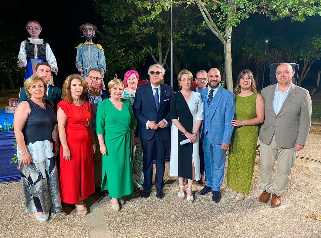 Sonia González acompaña a los solaneros en la inauguración de sus fiestas en honor de Santiago y Santa Ana
